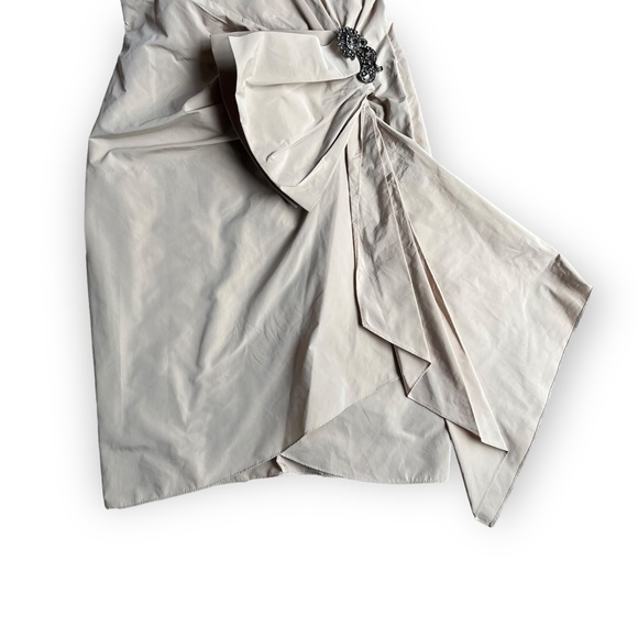 BCBGMaxAzria Beige Bow Sweetheart Cocktail Dress - Picture 5 of 6